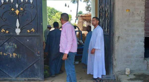 إزالة فورية لشوادر الخضار والفاكهة في نجع حمادي
