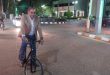 خالد عبدالحليم على الدراجة