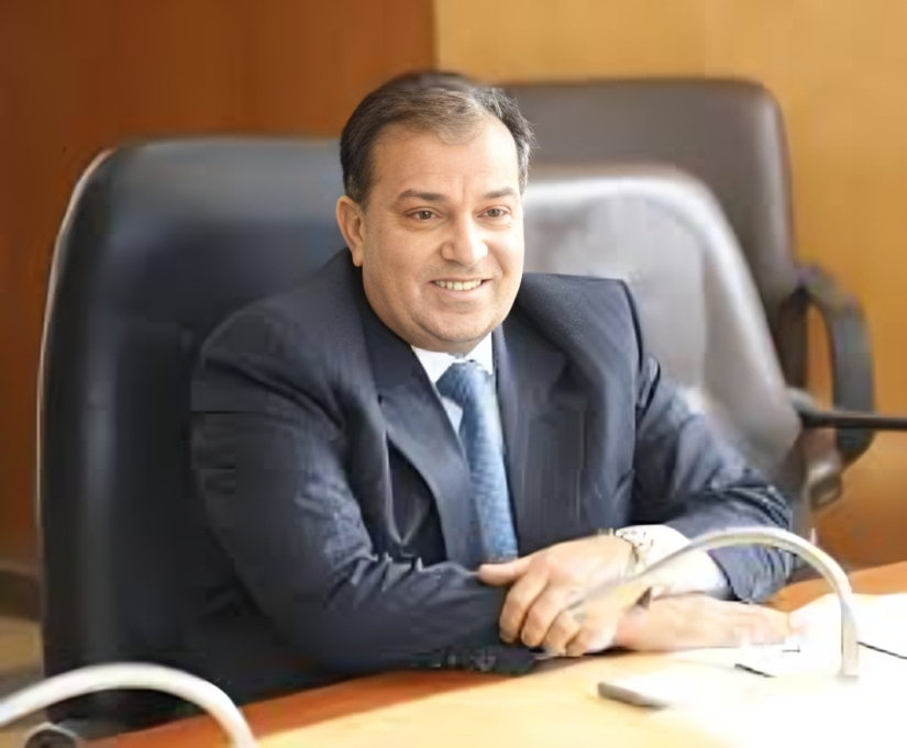 الدكتور أحمد عكاوي