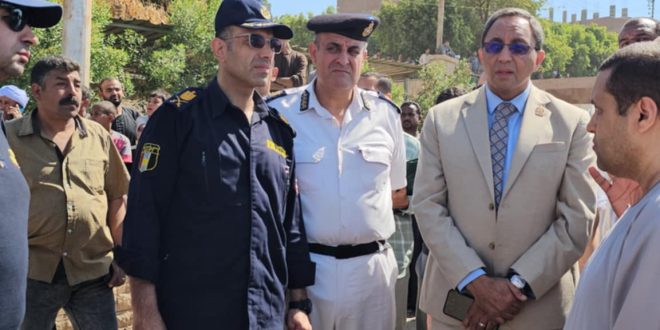محافظ قنا يتفقد موقع الحادث