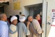 كبار السن خلال التصويت في انتخابات مجلس الشيوخ بنجع حمادي