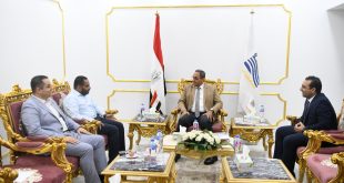 محافظ قنا