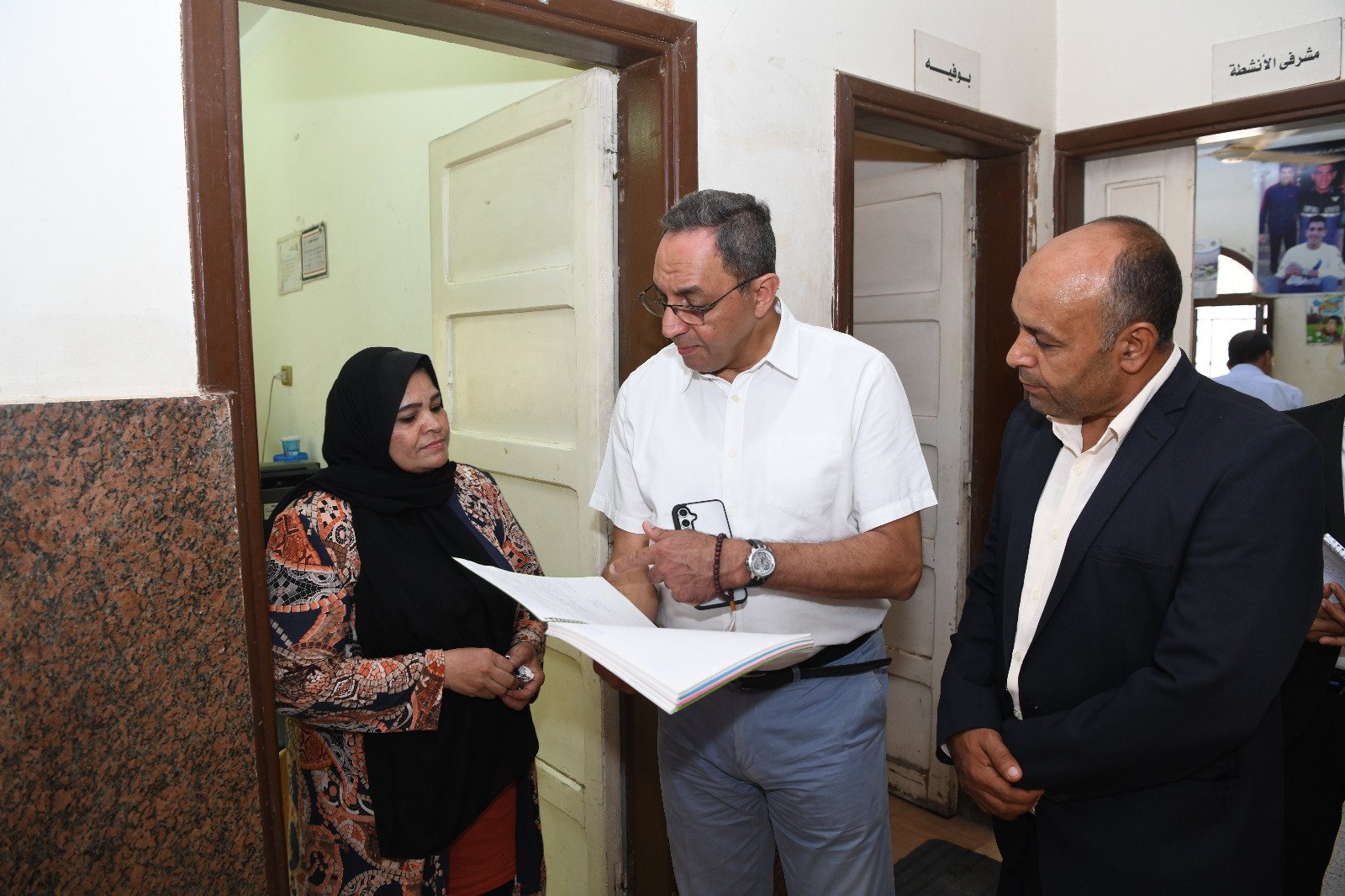 محافظ قنا يتابع مكتب تموين "هو"