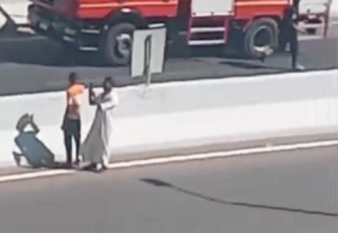 السيطرة على حريق بسيارة بيجو أعلى كوبري الرياح