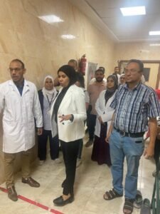 جولة مفاجئة لفريق "الصحة" بمستشفى نجع حمادي العام