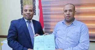 تسليم أول رخصة بناء بمدينة الأمل في نجع حمادي