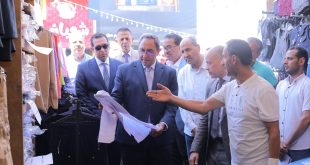 محافظ قنا يفتتح معرض أهلا مدارس