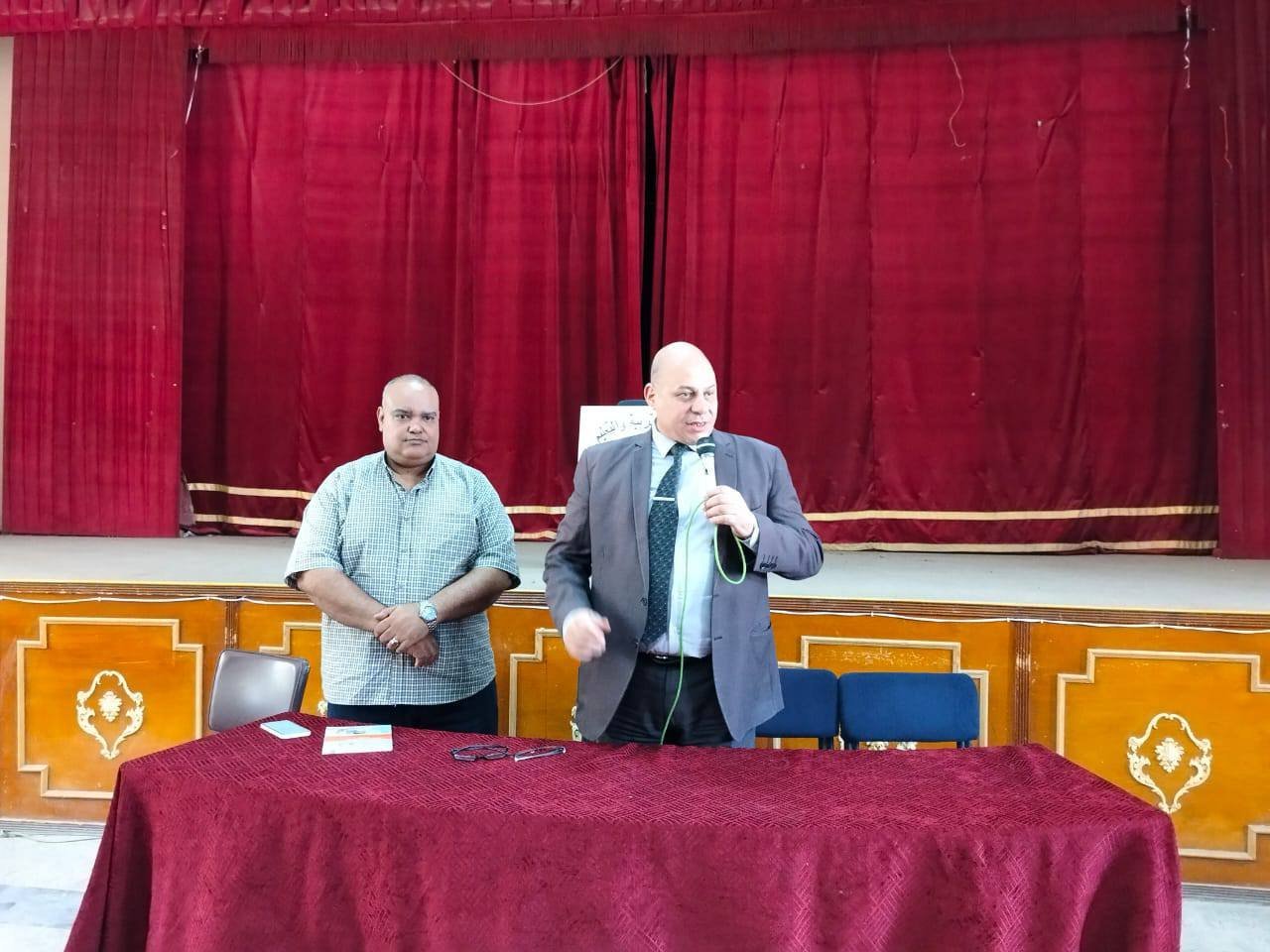 مدير تعليم قنا