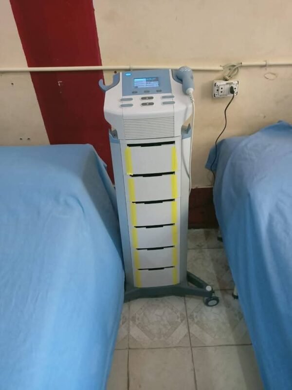 تزويد مستشفيات قنا بأجهزة علاج طبيعي حديثة