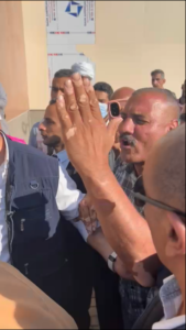 مواطن يستقبل وزير الصحة في أبوتشت