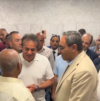 وزير الصحة داخل مستشفى أورام قنا