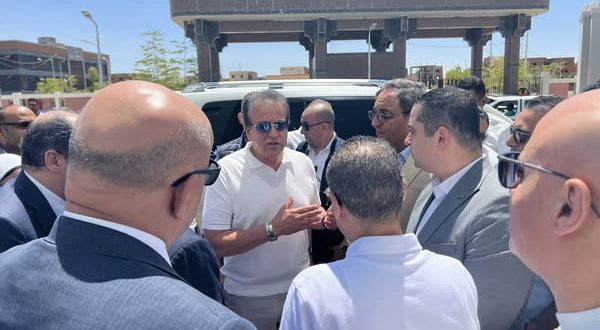 وزير الصحة يتفقد مستشفى قنا الجديدة