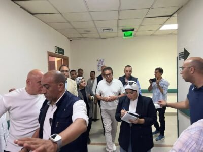 وزير الصحة ومحافظ قنا يتفقدان مستشفى قفط