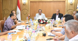 محافظ قنا يتابع ملفات التقنين والتصالح
