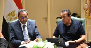 اجتماع وزير الصحة ومحافظ قنا