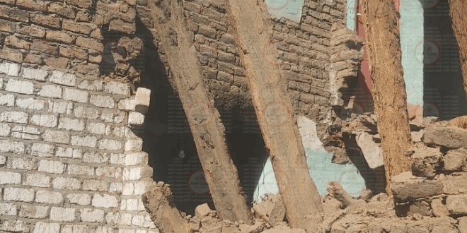 المنزل المنهار