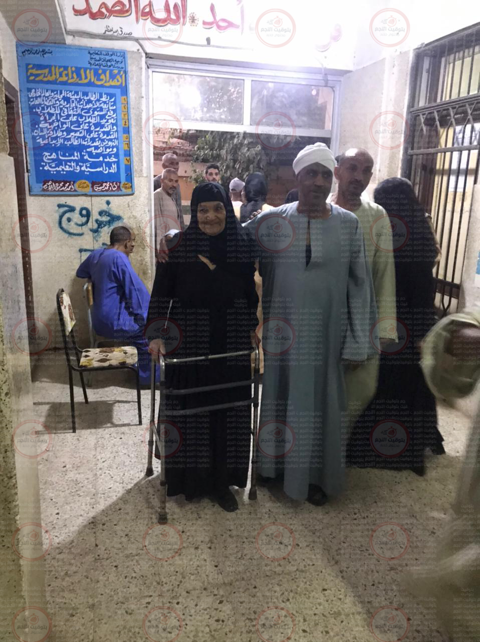 مسنة تشارك في انتخابات مجلس النواب