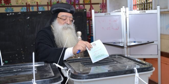 الأنبا تكلا يدلي بصوته في الانتخابات البرلمانية 2025