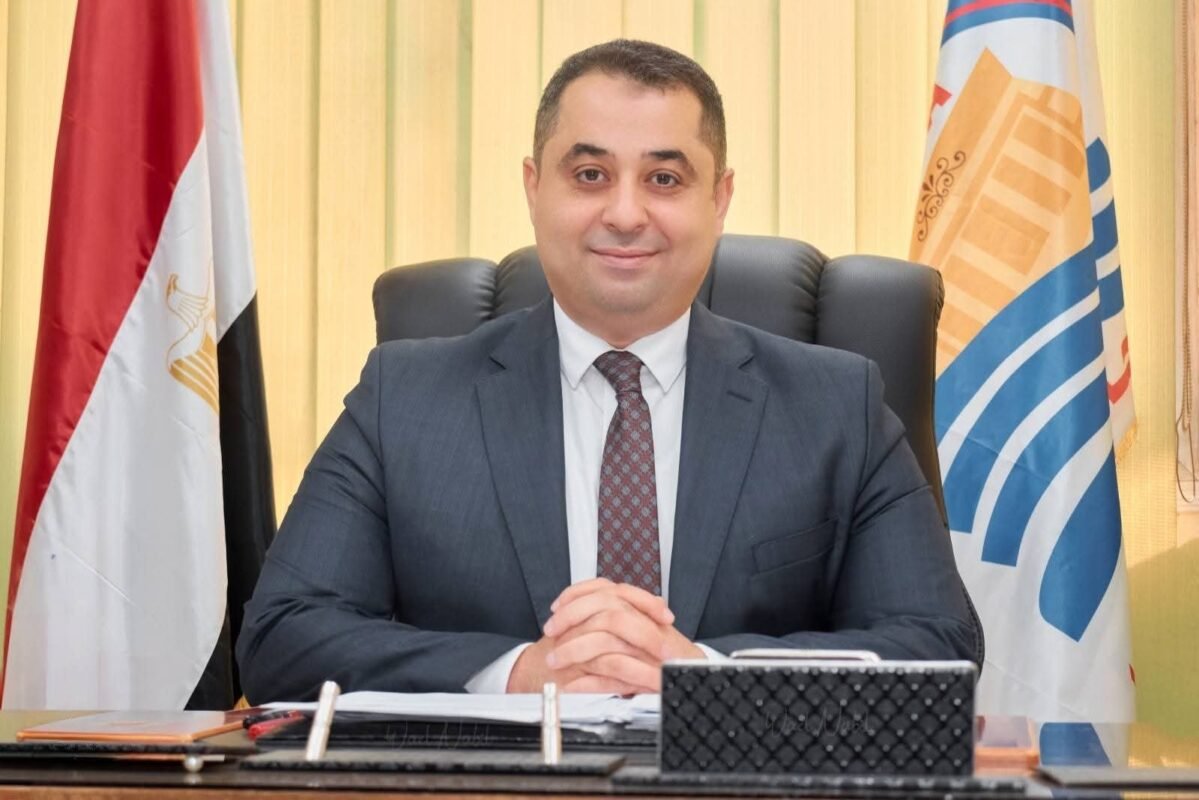 الدكتور أحمد محمود صادق