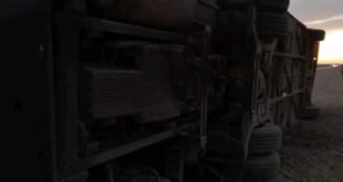 انقلاب أتوبيس ركاب بطريق "قنا–سوهاج"