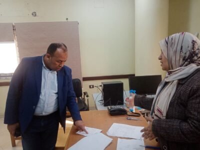 رئيس مركز نجع حمادي يتابع ملفات التصالح والتراخيص