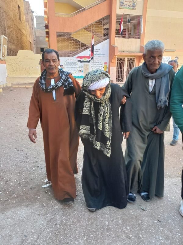 كبار السن يتقدمون المشهد الانتخابي بقنا