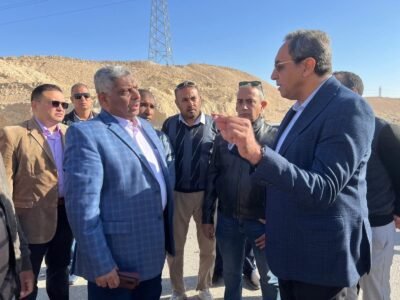 محافظ قنا يتفقد الطريق الصحراوي الغربي