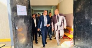 محافظ قنا يتفقد مقار اللجان الانتخابية