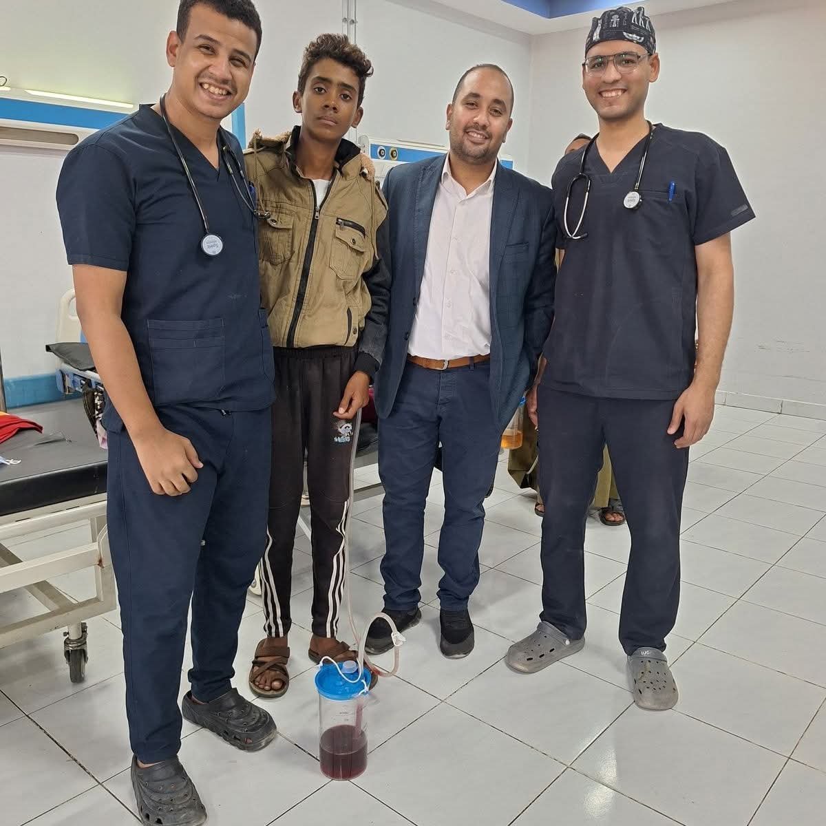 نجاة شاب من إصابة مروعة بصاروخ رخام بقنا