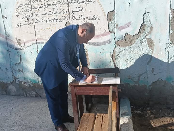 وكيل تعليم قنا يُجري جولة مفاجئة بمدارس نجع حمادي