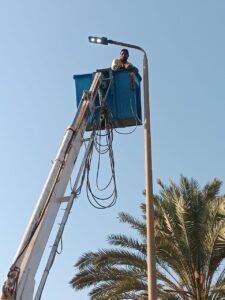 إنارة طريق مصر – أسوان في أبوتشت