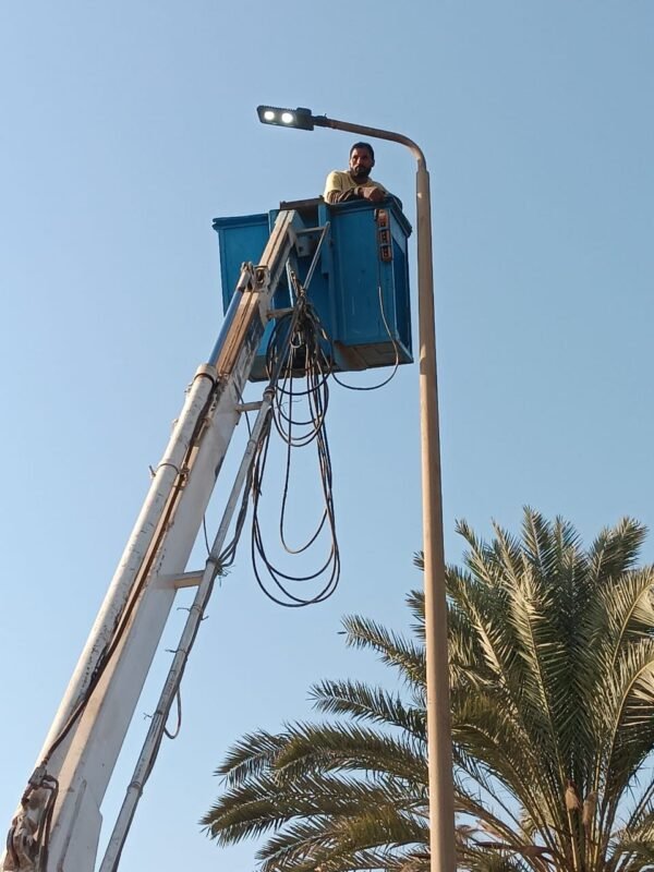 إنارة طريق مصر – أسوان في أبوتشت