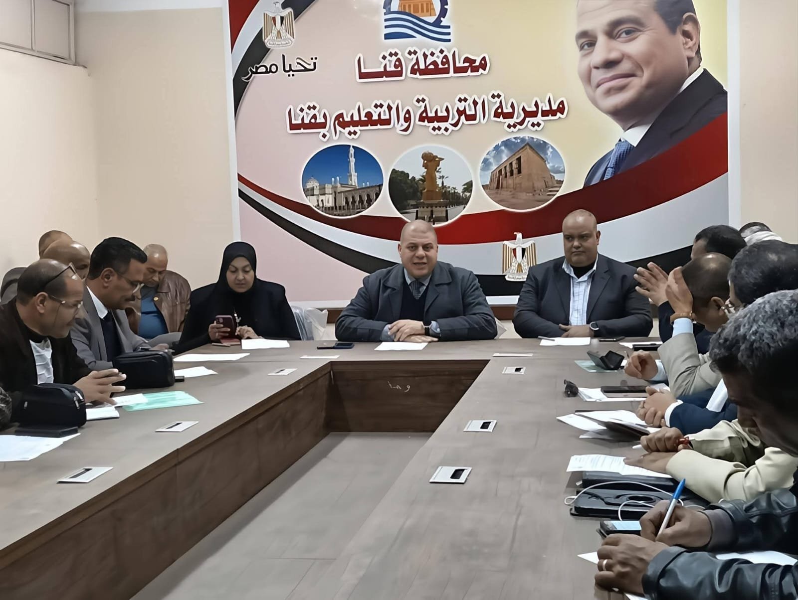 تعليم قنا يبحث استعدادات الامتحانات