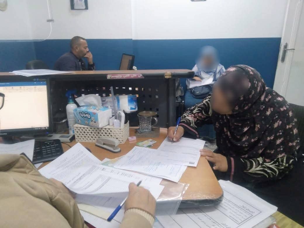 توقيع 3 عقود عمل لمواطنات من ذوي الهمم بقنا