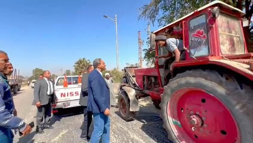 محافظ قنا يضبط جرار مخالف