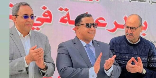 محافظ قنا يُسلم عقود تقنين الأراضي لـ100 أسرة