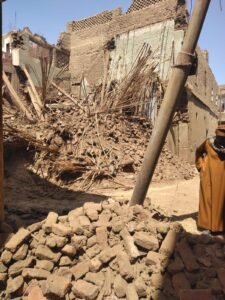 المنزل المنهار