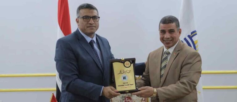 محافظ قنا يستقبل رئيس جامعة أسيوط