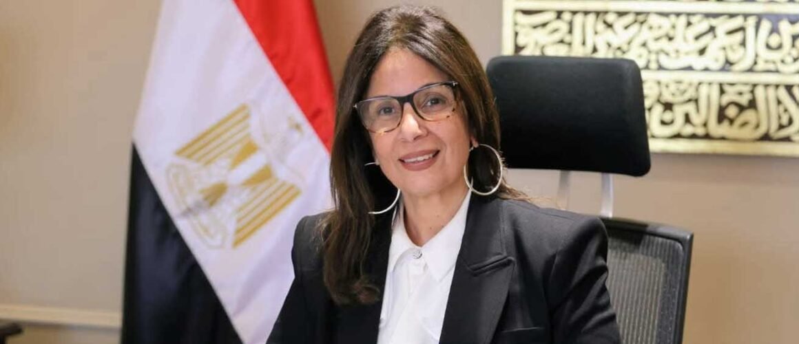 الدكتورة جيهان زكي، وزيرة الثقافة