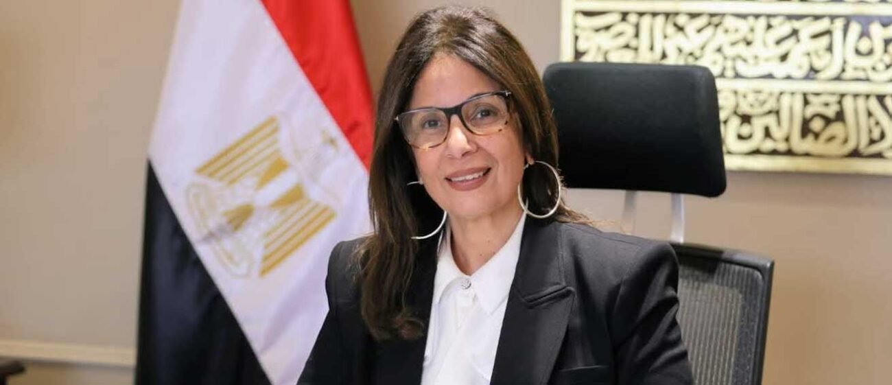 الدكتورة جيهان زكي، وزيرة الثقافة