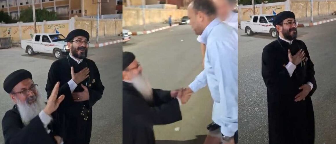 قساوسة يوزعون تهاني عيد الأضحى بين المواطنين
