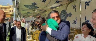 محافظ قنا يحتفل بعيد الأضحى مع أطفال دور الرحمة