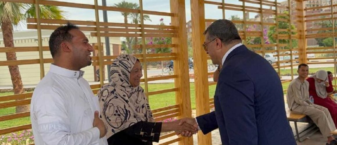 محافظ قنا يتفقد كورنيش النيل الجديد