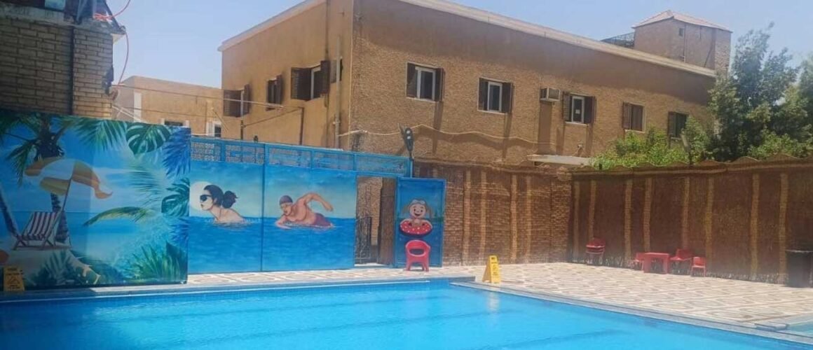 تشميع حمامات سباحة غير مرخصة في نجع حمادي
