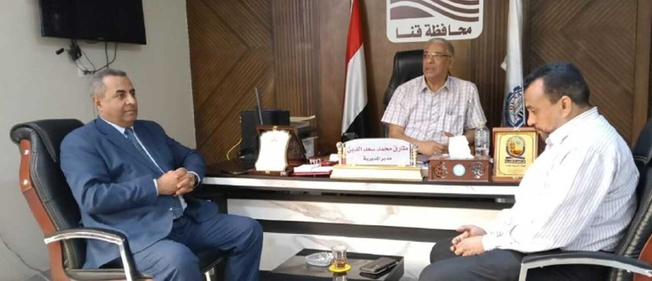 تعليم قنا تكرّم فريق المطبعة السرية
