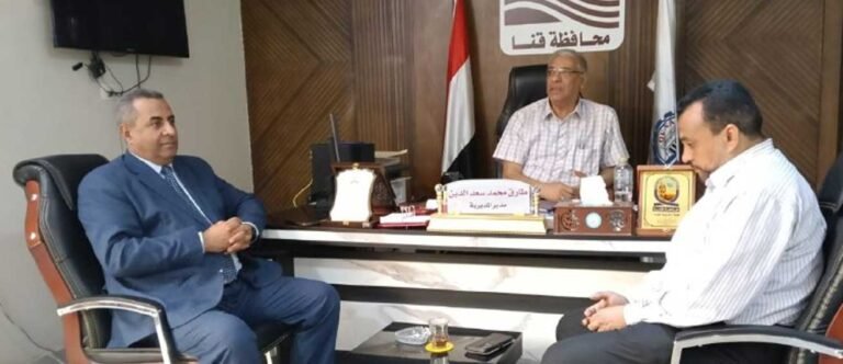 تعليم قنا تكرّم فريق المطبعة السرية