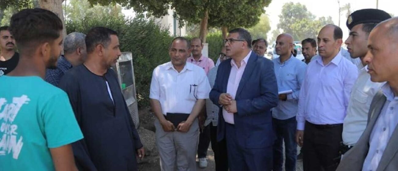 محافظ قنا يتفقد مشروعات رصف وتطوير الطرق بدشنا
