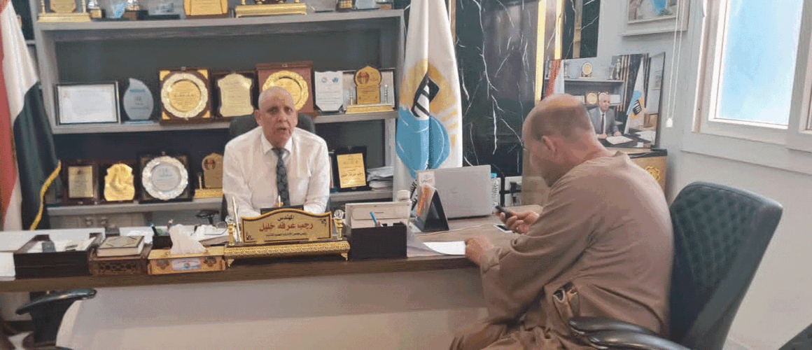 فتحي قنديل يهنئ المهندس رجب عرفة