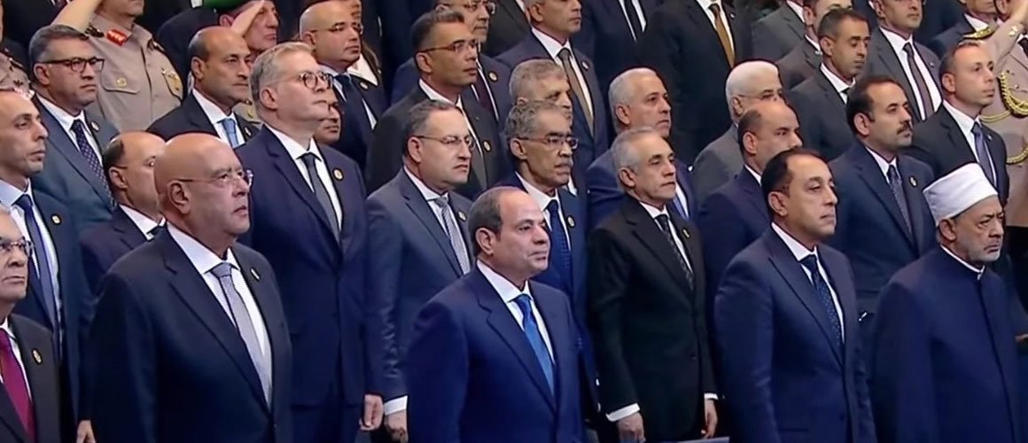 محافظ قنا